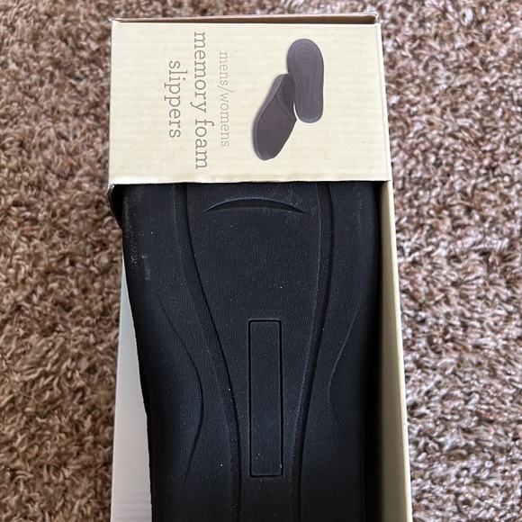 Memory foam slippers - Picture 2 of 3